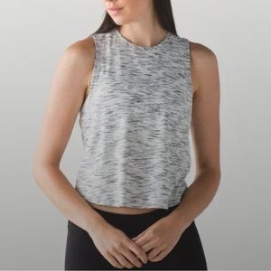 🔥 lululemon fast as lightning tank! 🔥